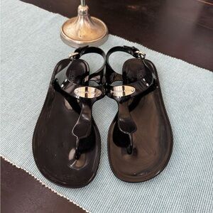 Michael Kors MK Plate Jelly Thong Sandals in black Size 6